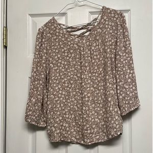 Woman’s Floral Top - NEW